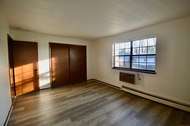 Building Photo - 48 Enid St