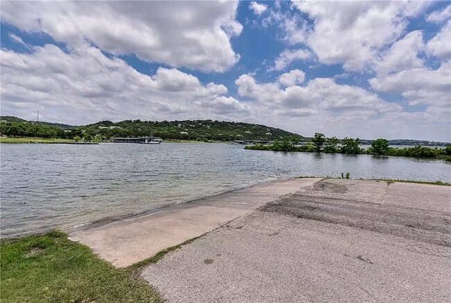 Building Photo - 3 BR/2 BA - 1554 SF Home in LAGO VISTA!!!