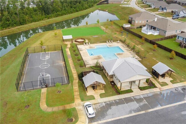 Building Photo - 13137 Cavalier St