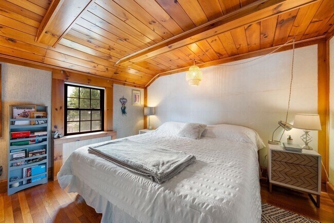 Building Photo - 31 Braeburn Rd