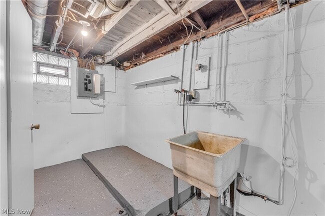 Building Photo - 516 Whitney Ave