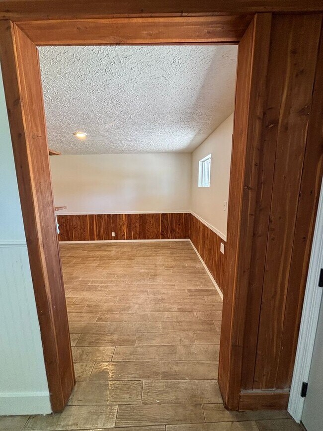 Building Photo - Highland Grove