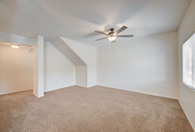 Building Photo - Charming 3-bed, 2-bath Downstairs Unit