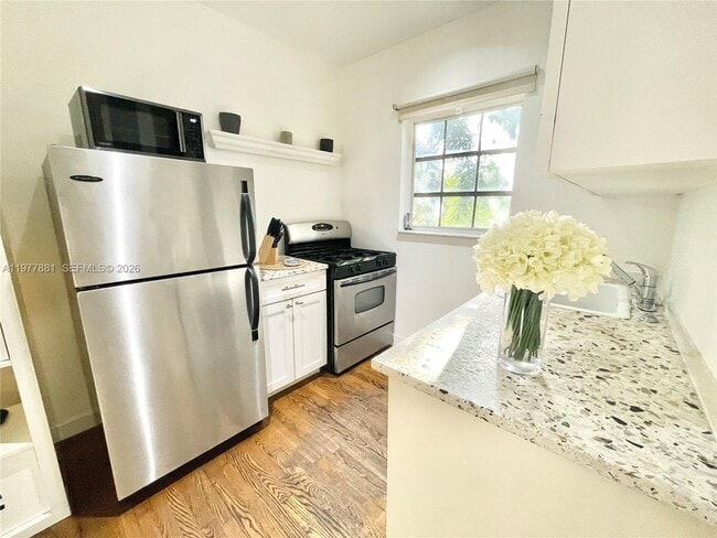 Building Photo - 439 15th St