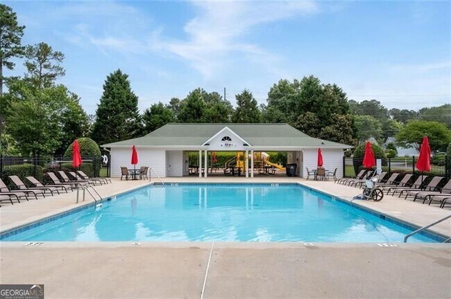 Building Photo - 2717 Lake Park Dr
