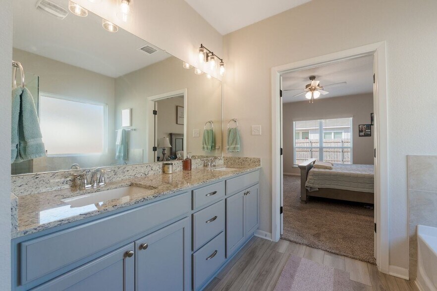 Building Photo - 2011 Cutleaf Dr