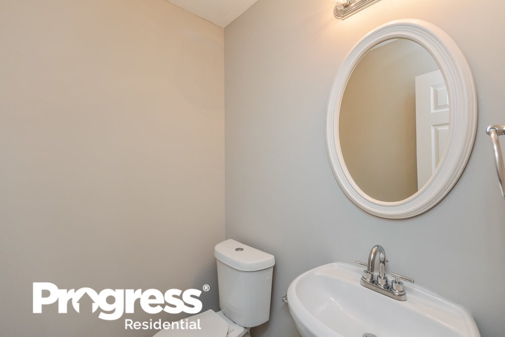 Building Photo - 2540 Tolliver Dr