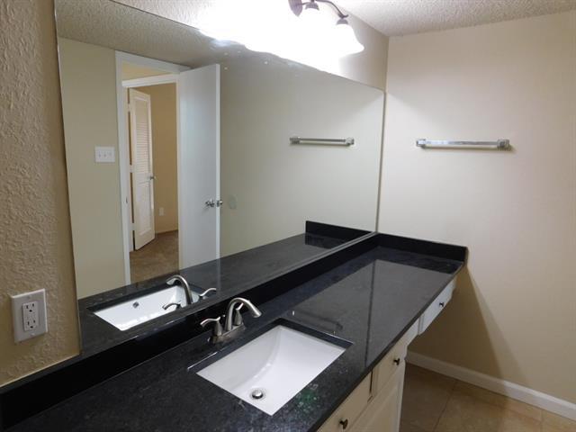 Building Photo - 1511 Grantbrook Ln