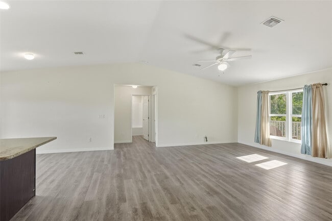 Building Photo - 8007 Royal Ct