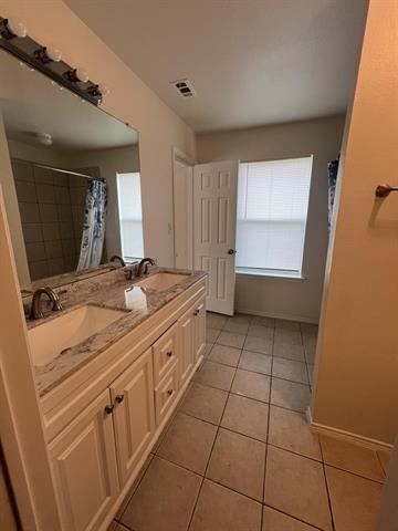 Building Photo - 1810 Oak Hl Dr