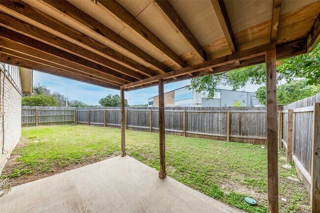 Building Photo - 2605 Brickford Cove