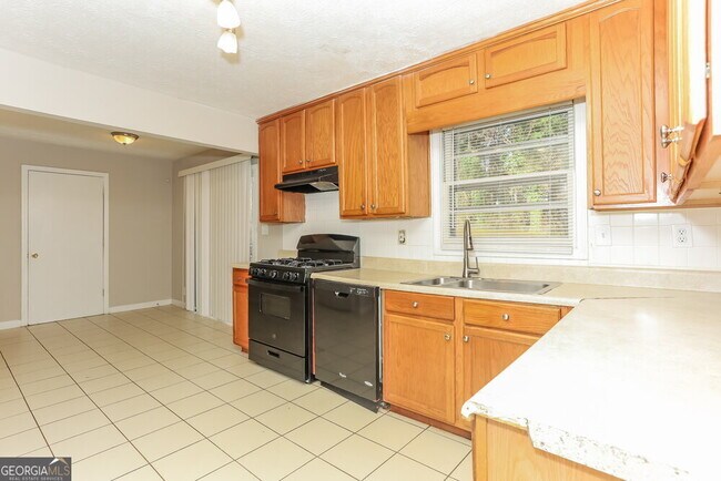 Building Photo - 3656 Chestnut Lake Ct
