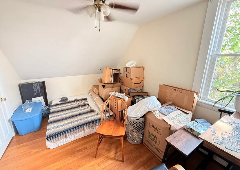 Building Photo - 202 Market St