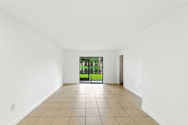 Building Photo - 141 NW 93rd Ave