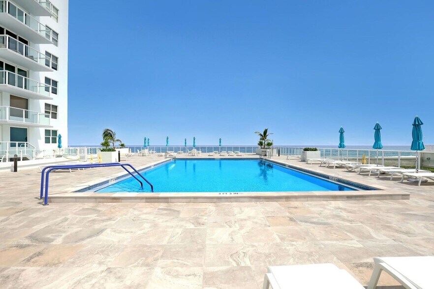 Building Photo - 3450 S Ocean Blvd