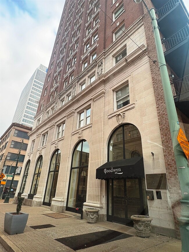 Building Photo - 127 Madison Ave