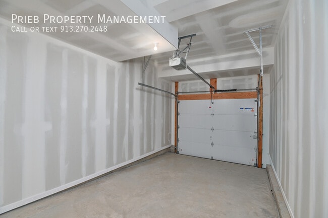 Building Photo - 10328 Farrow Ave