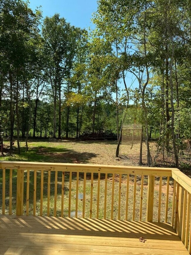 Building Photo - 4 bed/2.5 bath home in Troutman!