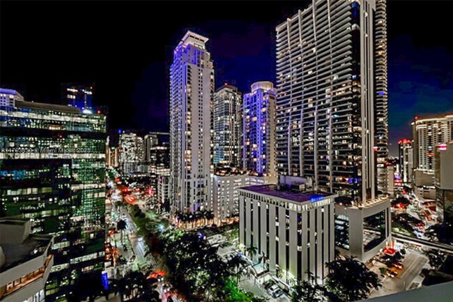 Building Photo - 951 Brickell Ave