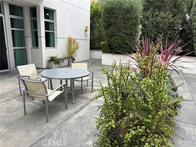 Building Photo - 238 S Arroyo Pkwy