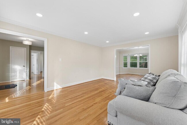 Building Photo - 2302 Tanglevale Dr