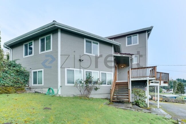 Building Photo - 10123 Cornell Ave S