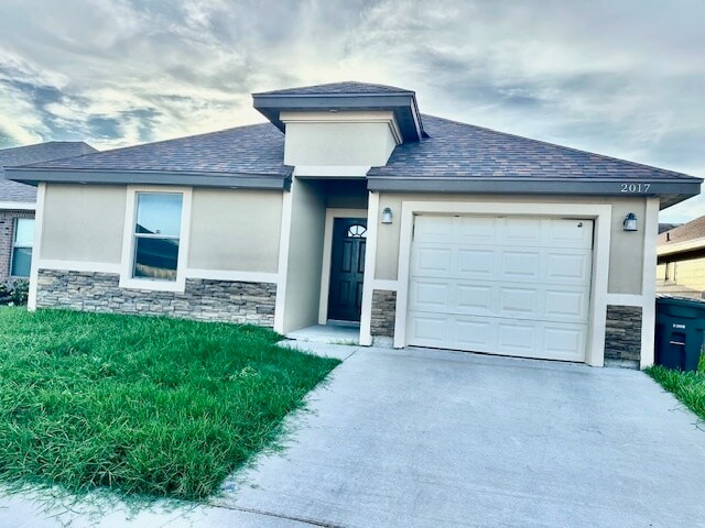 Building Photo - 2017 Treasure Oaks Dr