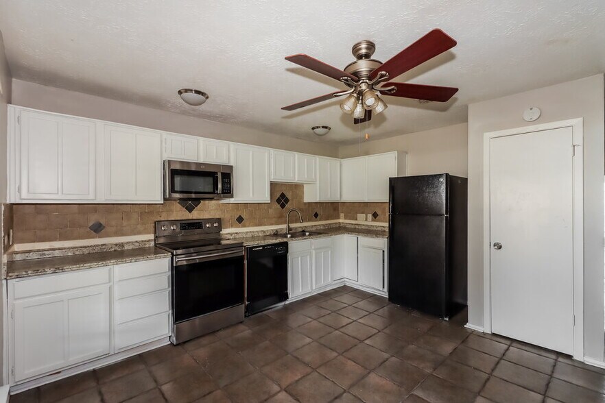 Building Photo - 13916 Bonnercrest Dr