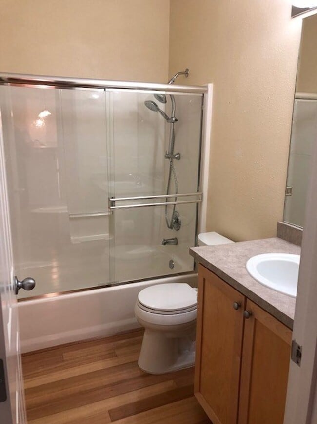 Building Photo - Riverfront Sandpiper Village Condo 2 Bedroom, 2 Baths!!