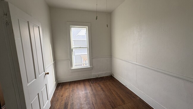 Building Photo - 110 S 4th St