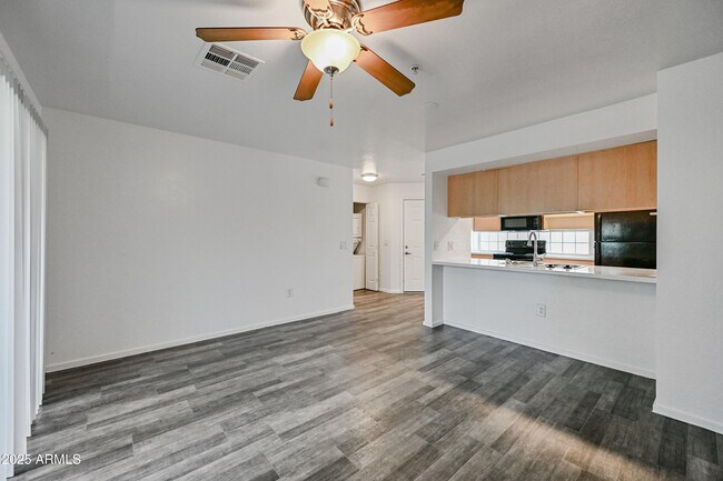 Building Photo - 3065 N 67th Ave