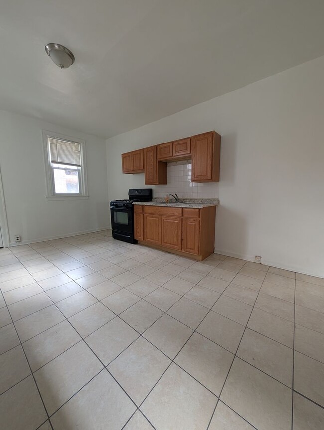 Building Photo - Now Showing!