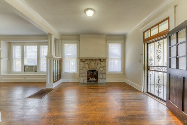 Building Photo - Rent reduced! Move-in special - 1/2 off Fi...