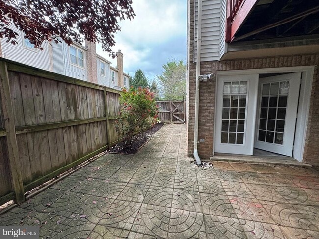 Building Photo - 11035 Cedarwood Dr