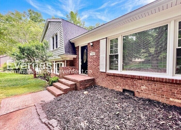 Building Photo - 400 Wilcrest Dr