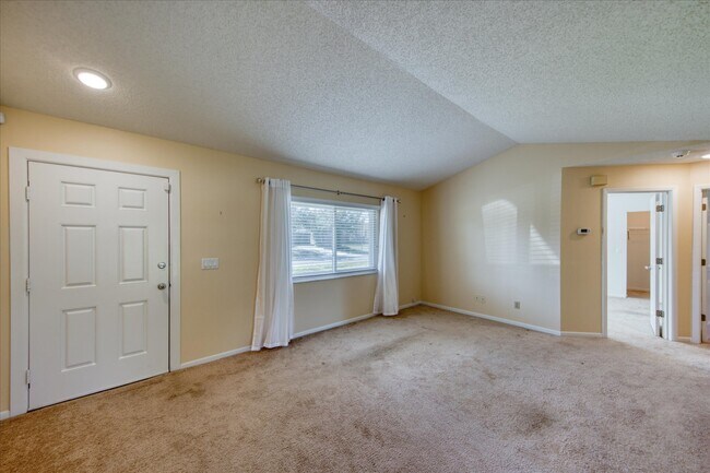 Building Photo - 61 Lake Shore Dr