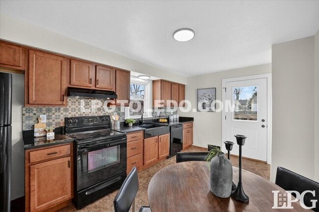 Building Photo - 5831 Gany Mede Dr