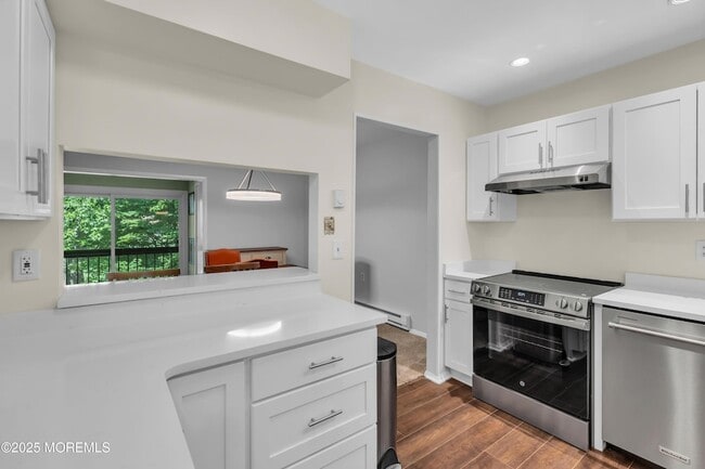 Building Photo - 25 Claremont Ct