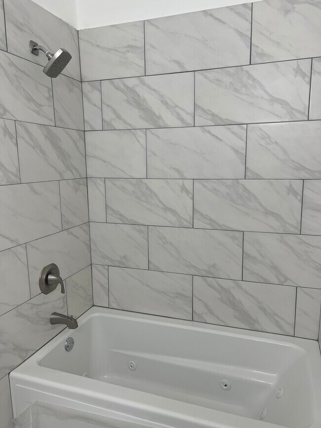 Building Photo - 1453 W Garfield Blvd