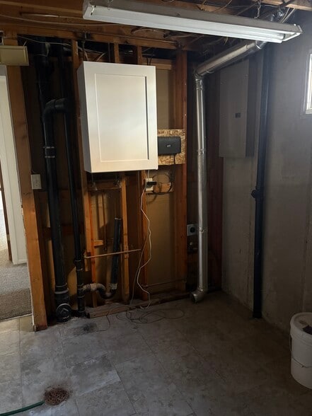 Laundry - 1343 N Deerfield Dr