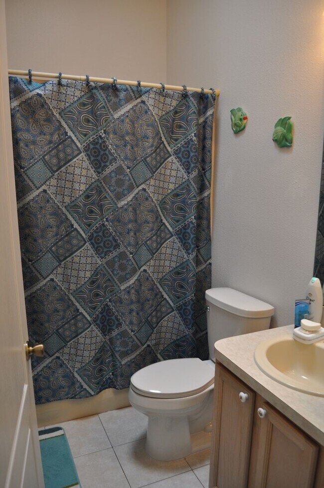 Building Photo - Lovely home in Pine Lakes