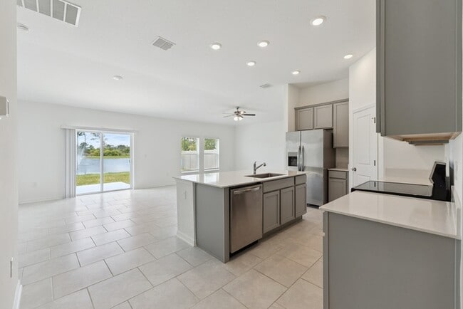 Building Photo - 3921 Willowbrook Drive