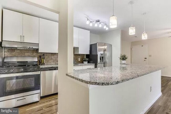 Building Photo - 12405 Braxfield Ct