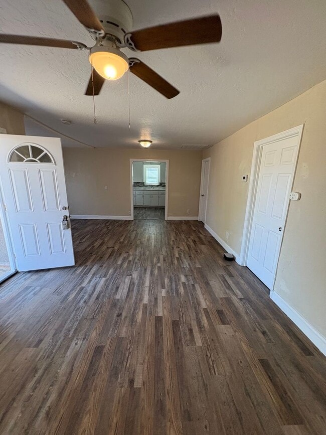 Building Photo - Country home Now Available!