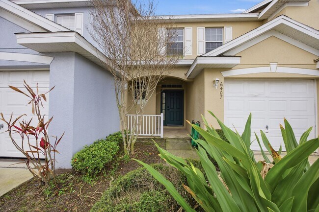 Building Photo - Villages of Bloomingdale