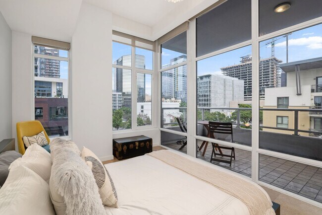 Building Photo - Little Italy Fully Furnished 1 Bedroom! Av...