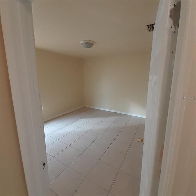 Building Photo - 3625 E Chelsea St