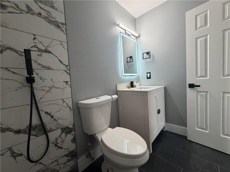 Building Photo - 5505 Park Pl S