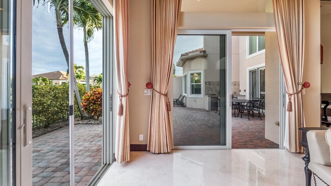 Building Photo - 17384 Vistancia Cir