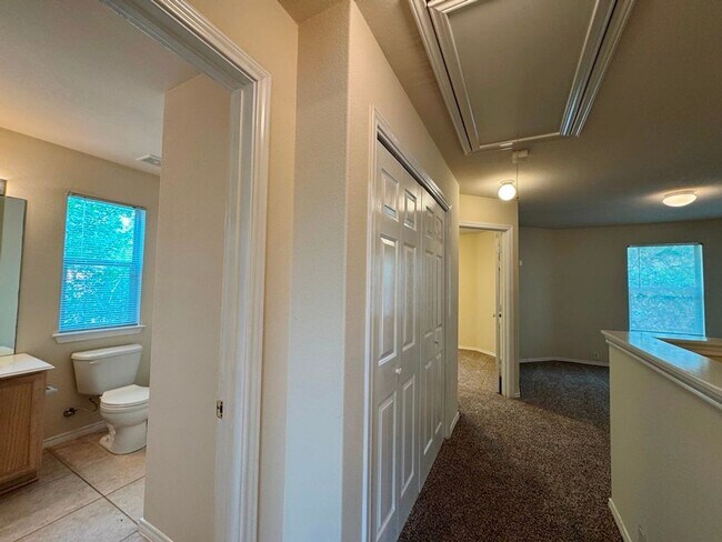 Building Photo - 251A Utterback